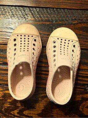 Native Shoes Kids Slip-On Water Shoes in Pale Pink